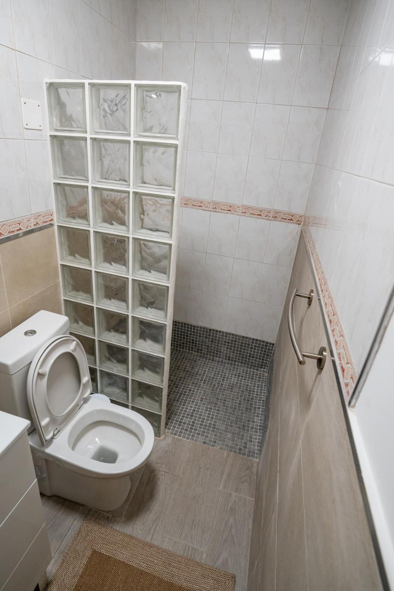 Casa Julio - Alcala Complete Coastal Retreat - Entire Apartment - 3 Min Walk From The Ocean - Shared Entrance With Host Exterior photo